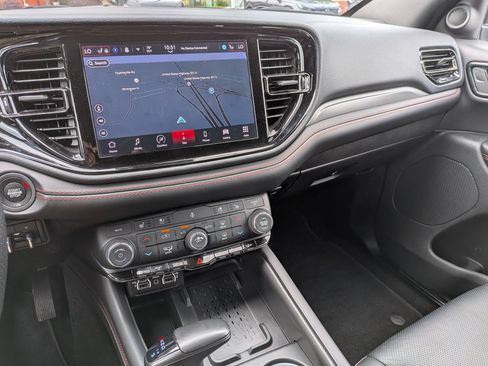 Used 2025 Dodge Durango GT AWD/4WD image 23