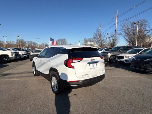 Used 2024 GMC Terrain SLE image 5