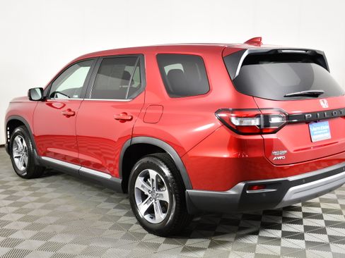 Certified 2025 Honda Pilot EX-L image 8