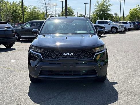 Used 2023 Kia Sorento S w/ Panoramic Sunroof Package AWD/4WD image 6