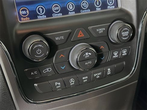 Used 2018 Jeep Grand Cherokee Altitude image 14
