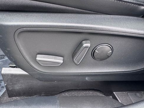 Used 2024 Ford Escape Base image 25