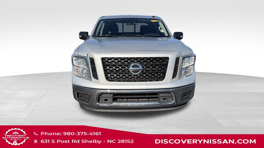 Used 2019 Nissan Titan SV RWD image 2