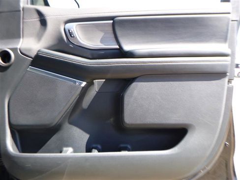 Used 2025 Ford Expedition Platinum AWD/4WD image 22