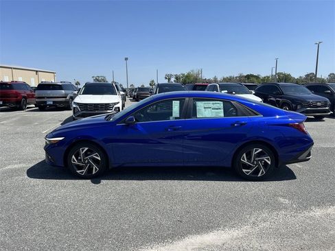 New 2025 Hyundai Elantra Limited image 14