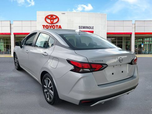 Used 2025 Nissan Versa SV FWD image 4
