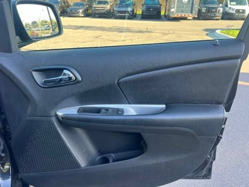 Used 2013 Dodge Journey SXT FWD image 10