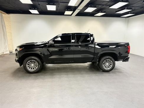 Used 2023 Chevrolet Colorado LT w/ LT Convenience Package image 2