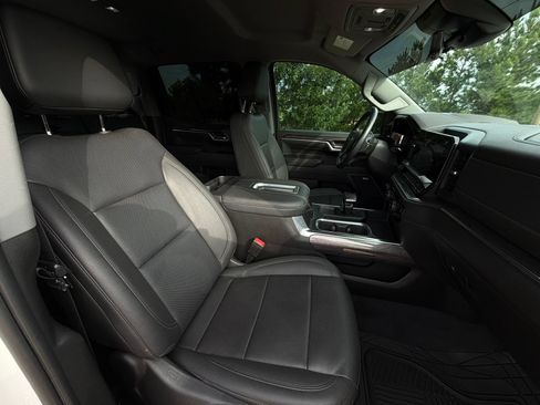 Used 2022 Chevrolet Silverado 1500 LTZ w/ Technology Package RWD image 14