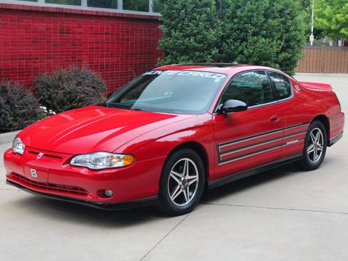 Used 2004 Chevrolet Monte Carlo SS w/ Dale Earnhardt Jr. Package FWD image 11