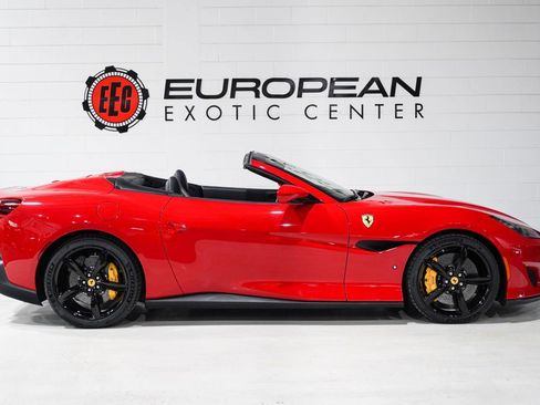 Used 2020 Ferrari Portofino image 6
