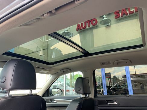 Used 2021 Volkswagen Atlas SEL AWD/4WD image 39