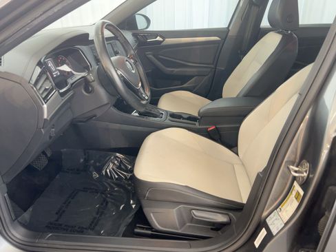 Used 2019 Volkswagen Jetta R-Line image 5