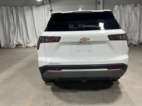 Used 2026 Chevrolet Equinox LT FWD image 6