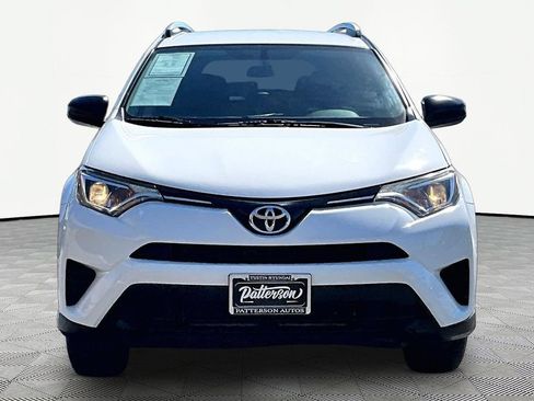 Used 2016 Toyota RAV4 LE FWD image 4