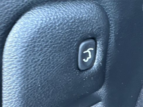 Used 2018 Jeep Grand Cherokee Altitude image 12