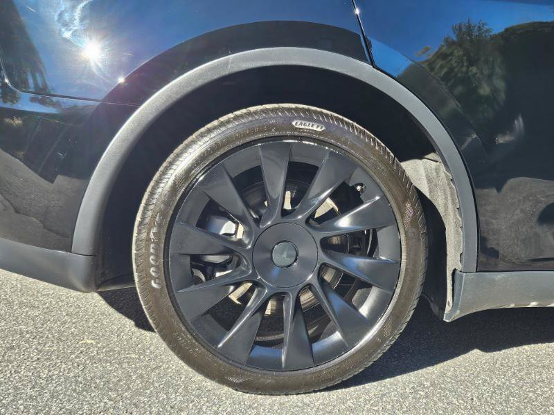 Used 2023 Tesla Model Y Long Range AWD/4WD image 16