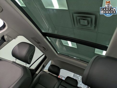 Used 2022 Volkswagen Tiguan SE AWD/4WD image 22