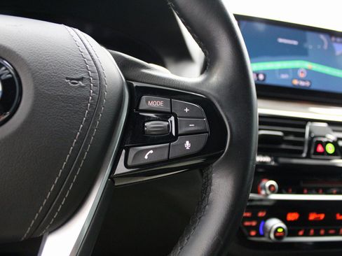 Used 2019 BMW 530i w/ Convenience Package image 37