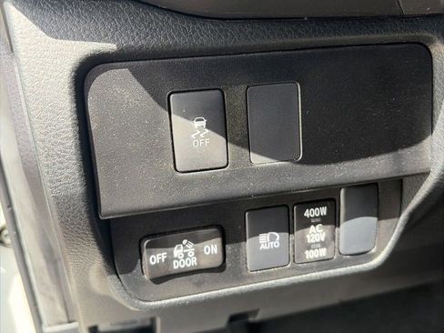 Used 2022 Toyota Tacoma TRD Off-Road AWD/4WD image 13