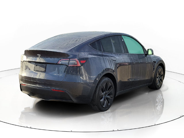 Used 2024 Tesla Model Y Long Range AWD/4WD image 3
