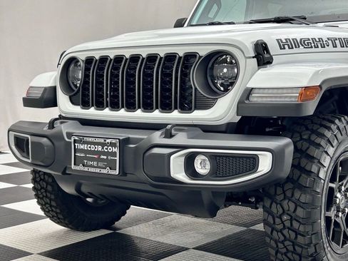 New 2025 Jeep Gladiator Sport image 5