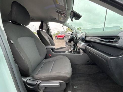Used 2024 Hyundai Kona SEL AWD/4WD image 6