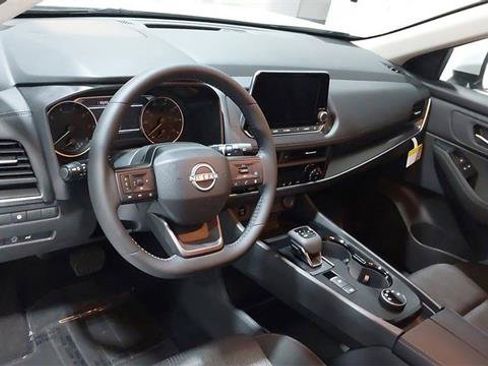 Used 2026 Nissan Rogue SV AWD/4WD image 19