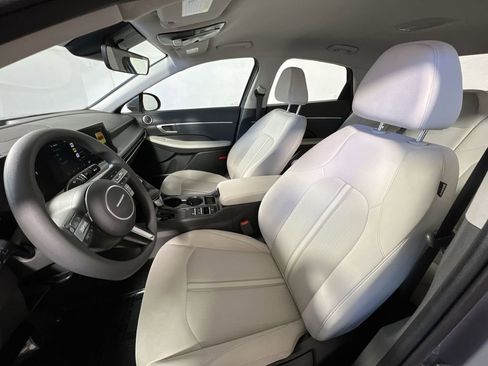 Used 2025 Hyundai Sonata SE image 13