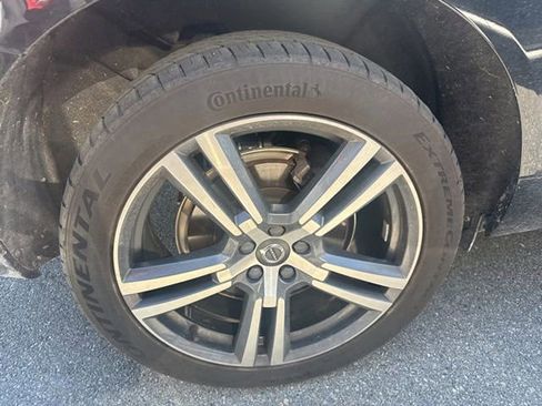 Used 2019 Volvo XC60 T6 Momentum w/ Protection Package AWD/4WD image 7