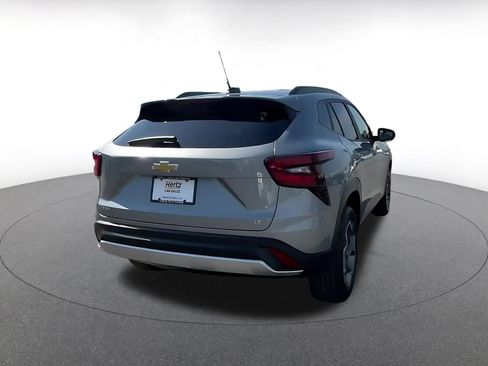 Used 2025 Chevrolet Trax LT w/ LT Convenience Package image 14