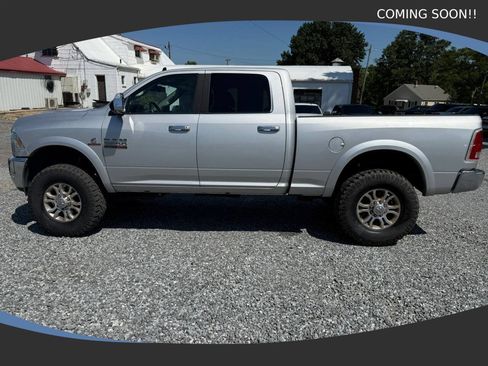 Used 2016 RAM 2500 Laramie AWD/4WD image 2