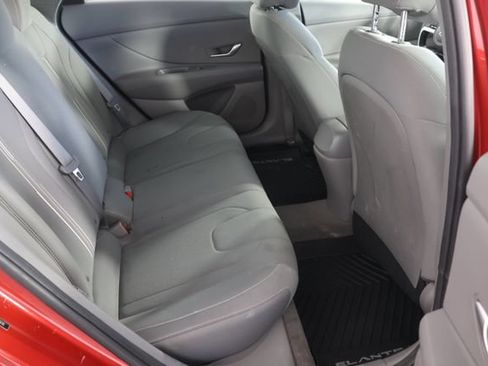 Used 2023 Hyundai Elantra SEL w/ Winter Weather Package FWD image 20