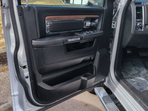 Used 2016 RAM 1500 Laramie w/ Convenience Group AWD/4WD image 7