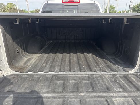 Used 2018 GMC Canyon SLT w/ Driver Alert Package AWD/4WD image 9