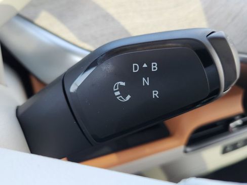 New 2025 Volkswagen ID. Buzz 1st Edition image 15