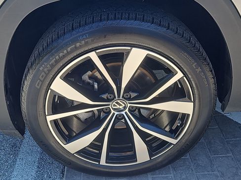 Certified 2024 Volkswagen Atlas Cross Sport SEL Premium R-Line AWD/4WD image 5