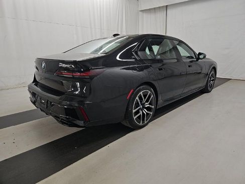 Used 2023 BMW 760i xDrive w/ Executive Package AWD/4WD image 4
