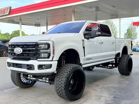 Used 2024 Ford F250 Lariat w/ Lariat Ultimate Package AWD/4WD image 6