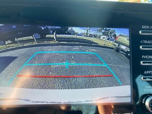 Used 2024 Toyota Camry SE image 27