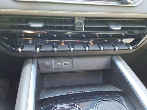 Certified 2023 Chevrolet Colorado ZR2 w/ ZR2 Convenience Package III AWD/4WD image 34