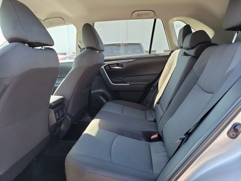 Used 2025 Toyota RAV4 XLE FWD image 19