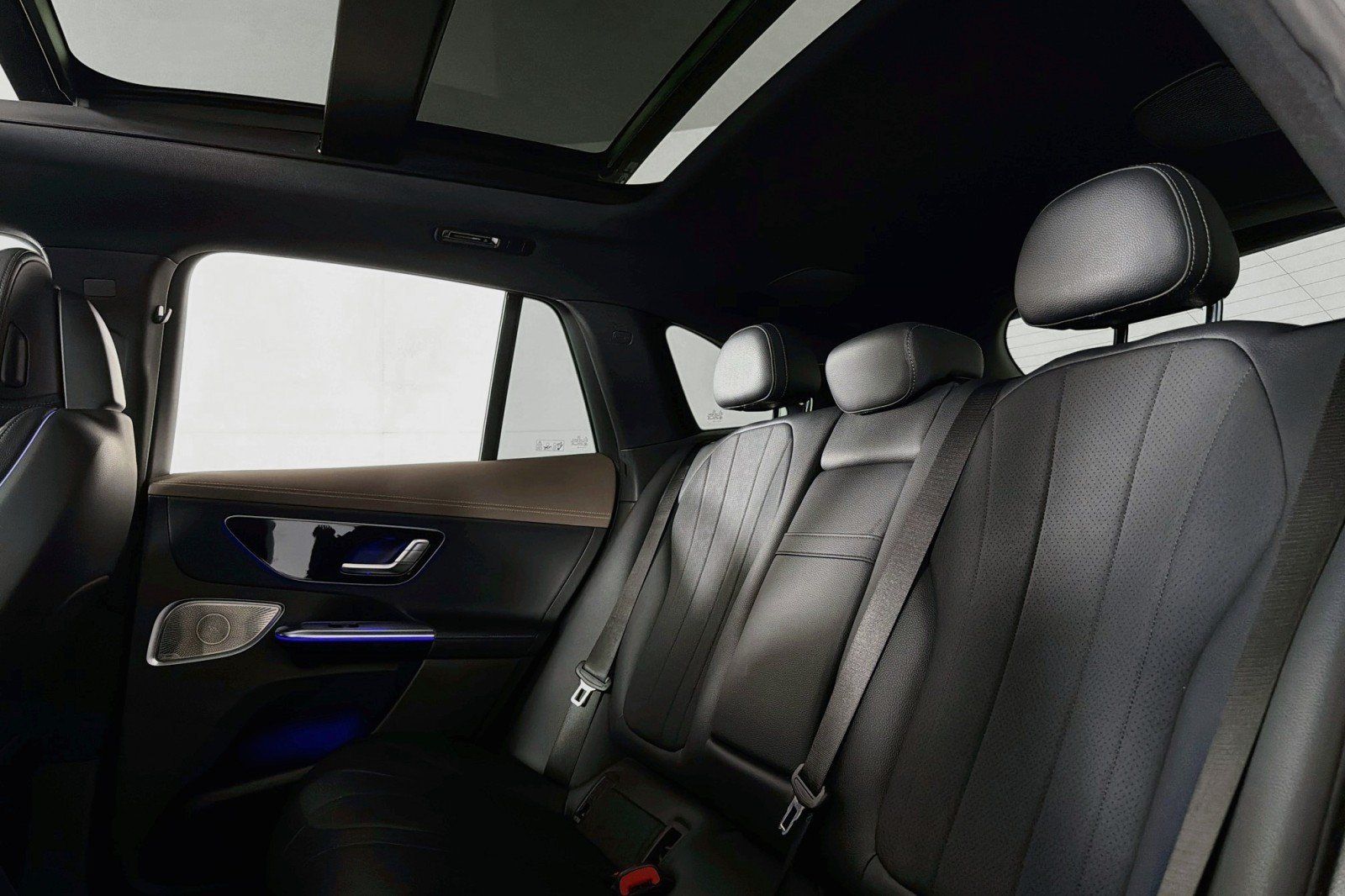 Certified 2023 Mercedes-Benz EQE 350+ 4MATIC SUV w/ AMG Line Exterior Package image 9
