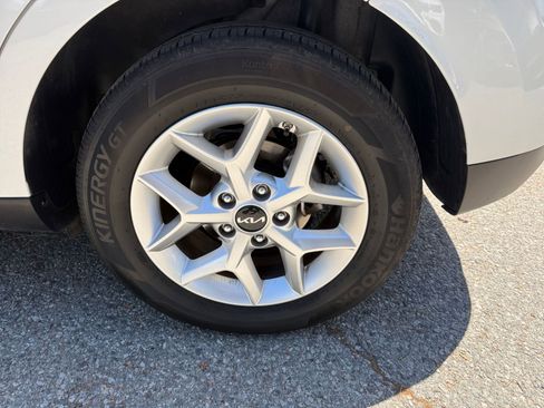 Used 2025 Kia Soul LX w/ LX Technology Package image 25