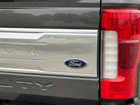 Certified 2019 Ford F350 Platinum w/ Platinum Ultimate Package image 25