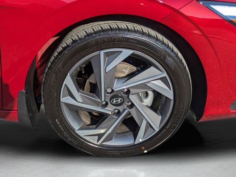 Certified 2025 Hyundai Elantra SEL image 10