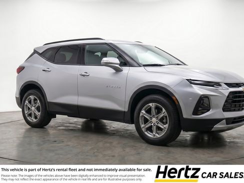 Used 2025 Chevrolet Blazer LT FWD image 1