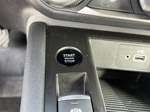 Certified 2025 Nissan Kicks S image 18