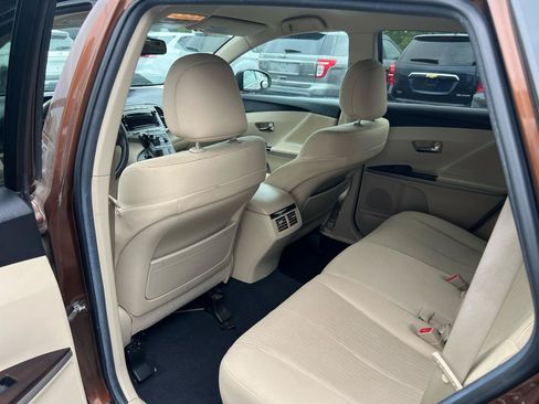 Used 2011 Toyota Venza AWD image 13
