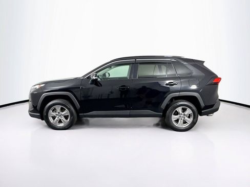 Used 2022 Toyota RAV4 XLE FWD image 9